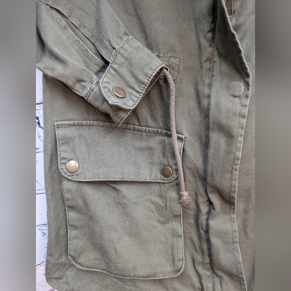 Green coat - Picture 4 of 7